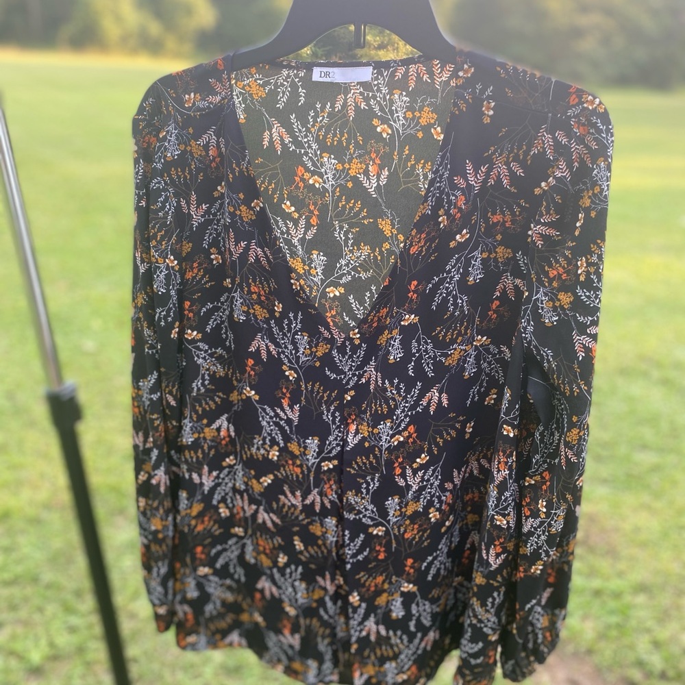 Black floral print shirt long sleeve. Size L